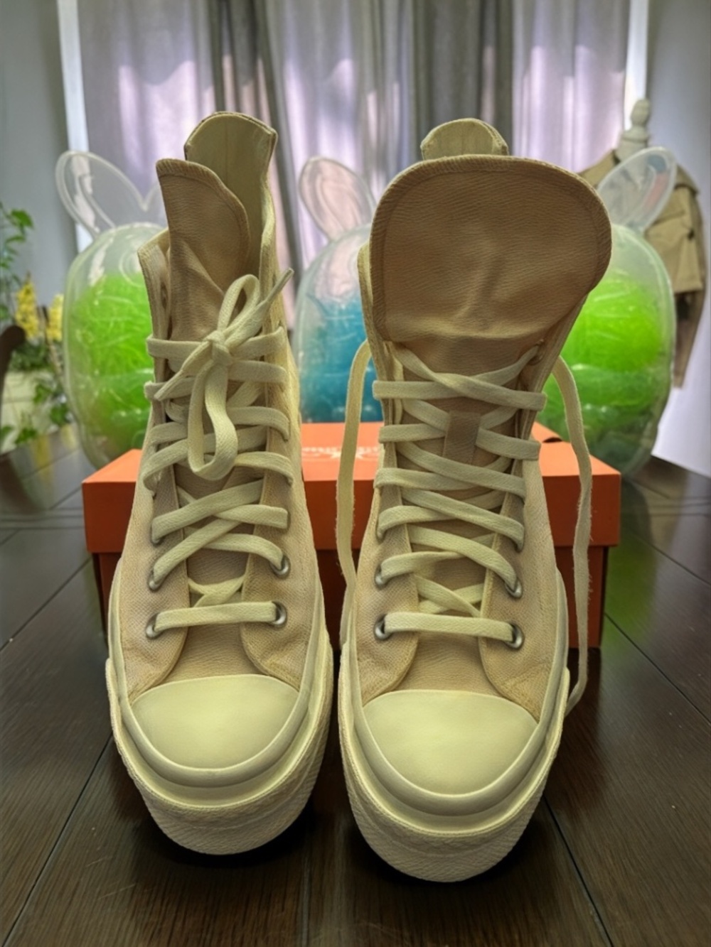 Nearly New. Authentic Converse Unisex High-top Sneakers